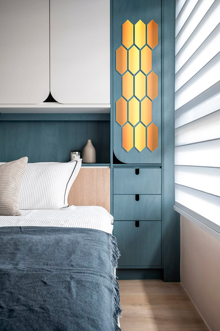 Geometric Magic: DFA Mirror Honeycombs Visually Expanding Space 15pcs/30pcs (YA00011)