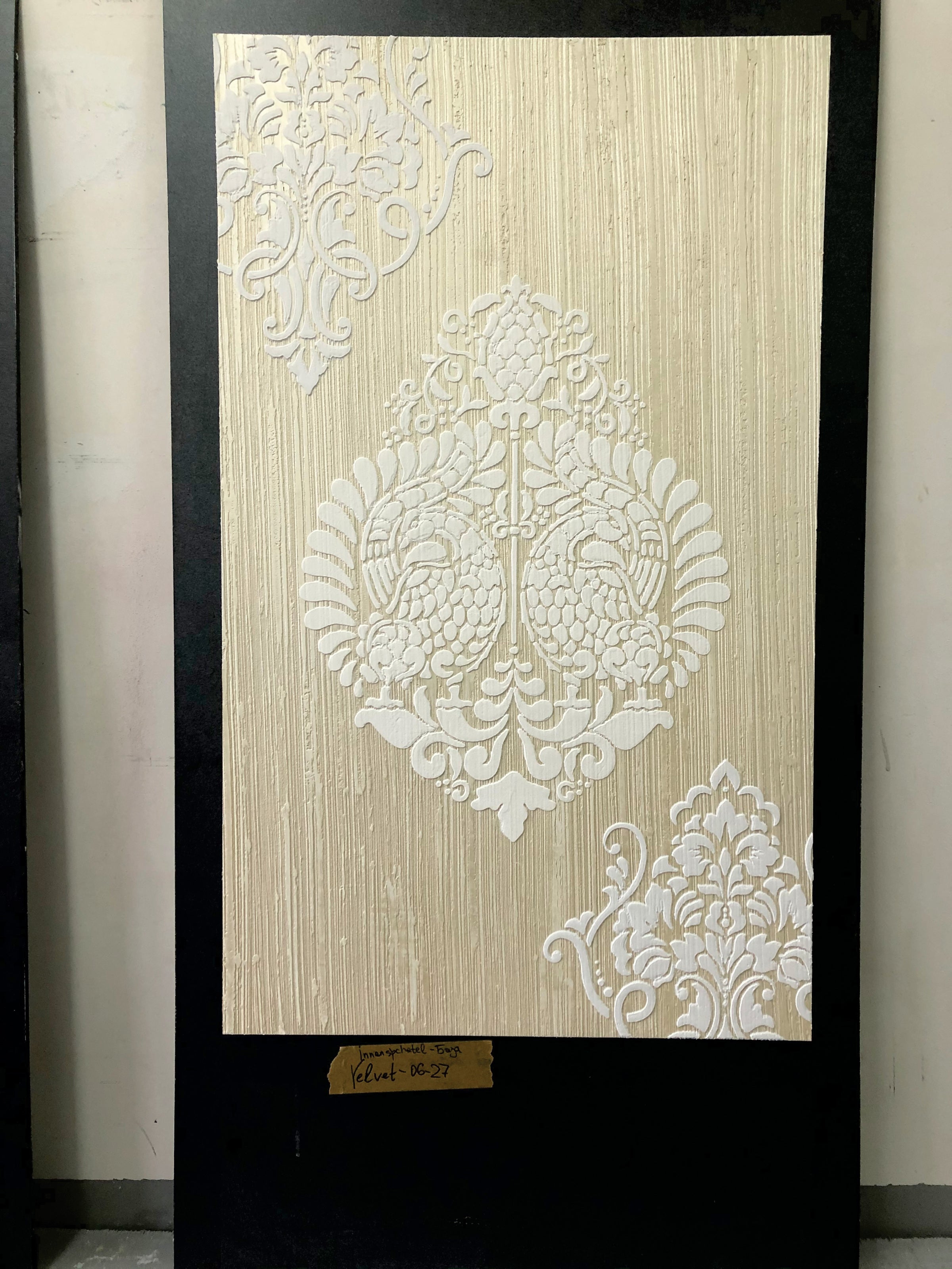 Elegance and classic with DFA stencil Royal Damask 0.3-1 mm (D00022-d)