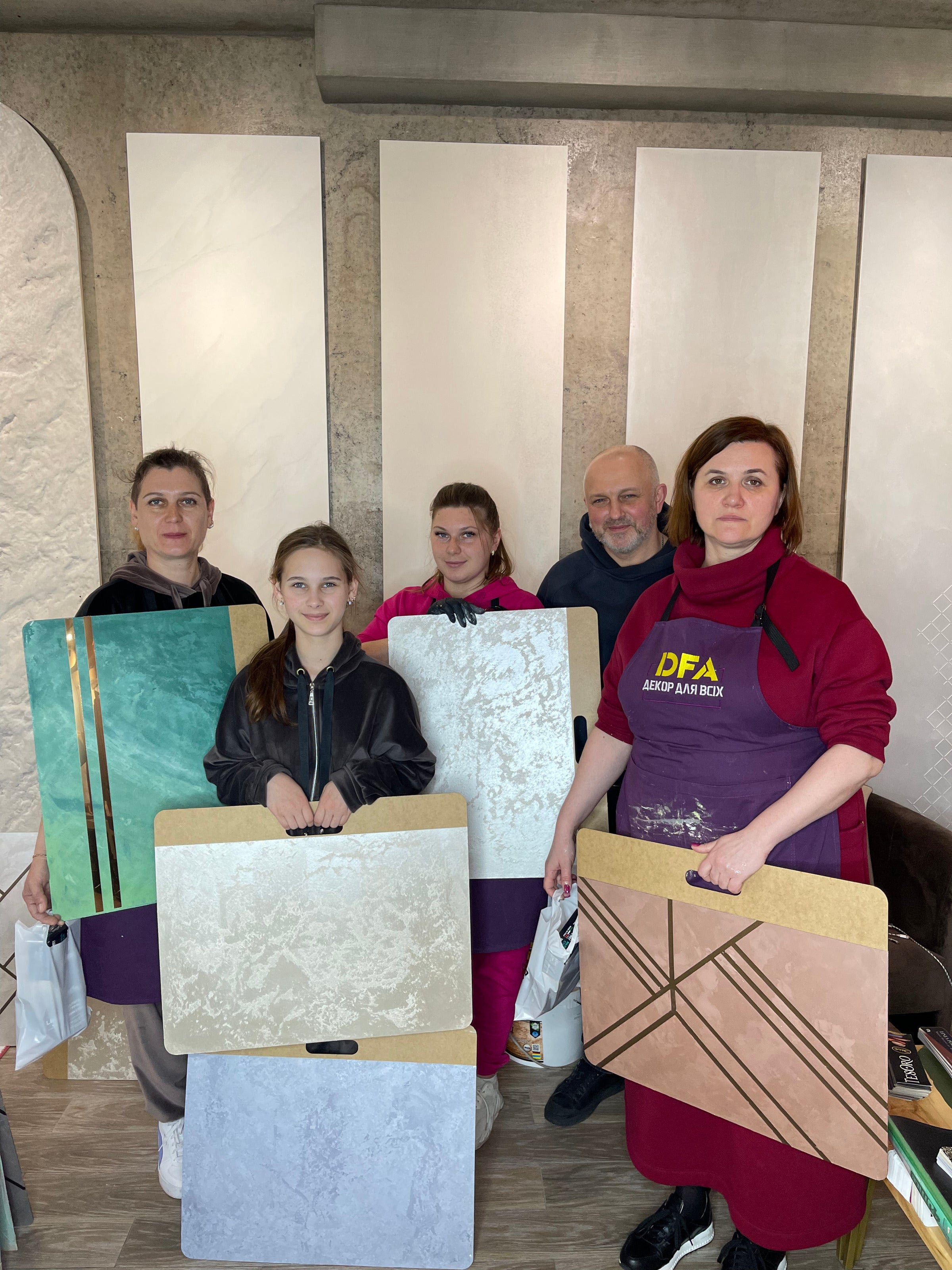 Master class: Thin-layer decorations in the stencil technique (Experience of working with stencils and arakal)