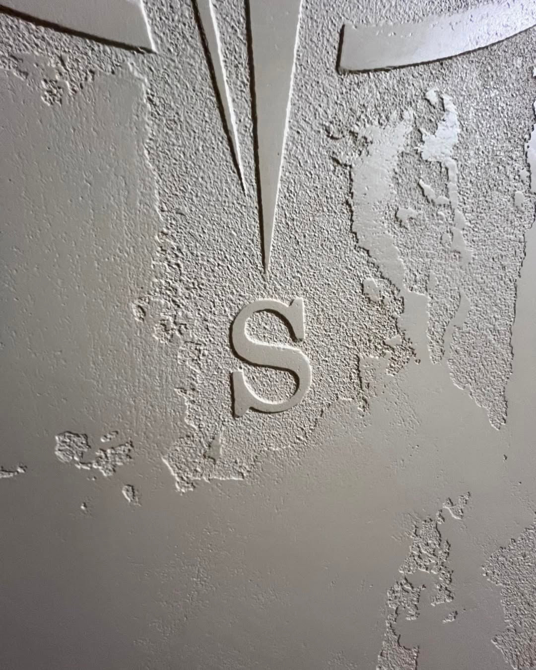 Modern decor with meaning: stencil DFA Compass for your home 0.3-1 mm (С00036-d)