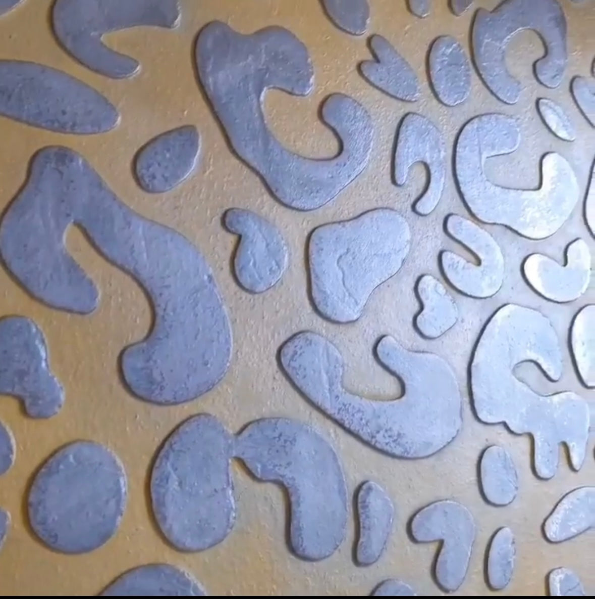 Leopard skin texture for the interior - premium stencil DFA Nature 0.3-1 mm (P00037)