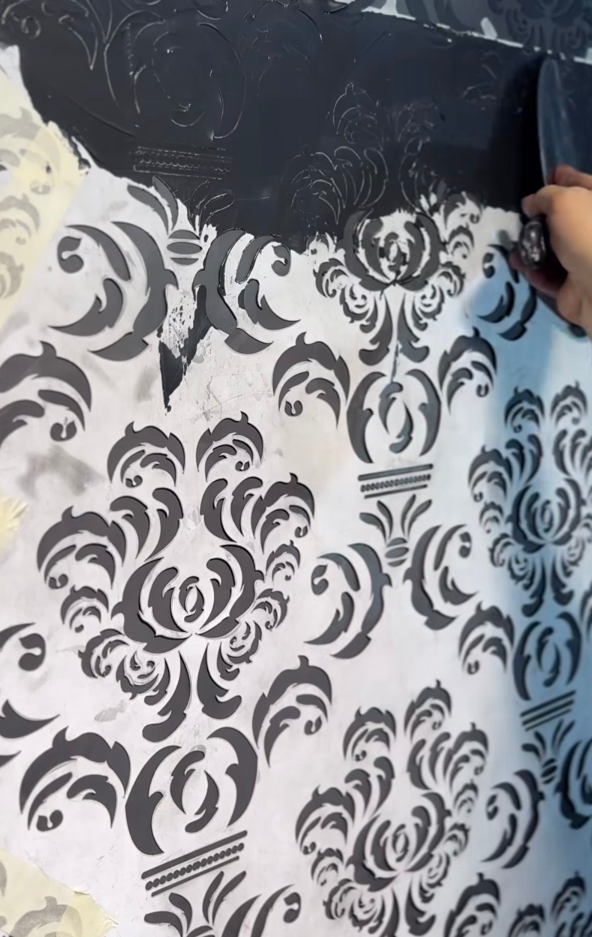 Create a luxurious atmosphere of the East - easily with the DFA stencil 0.3-1 mm (V000042-d)