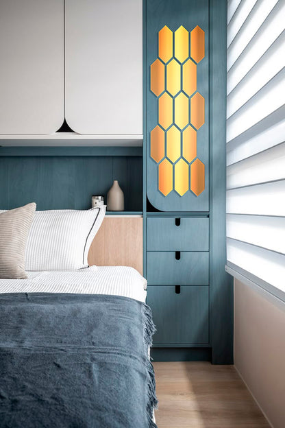 Geometric Magic: DFA Mirror Honeycombs Visually Expanding Space 15pcs/30pcs (YA00011)