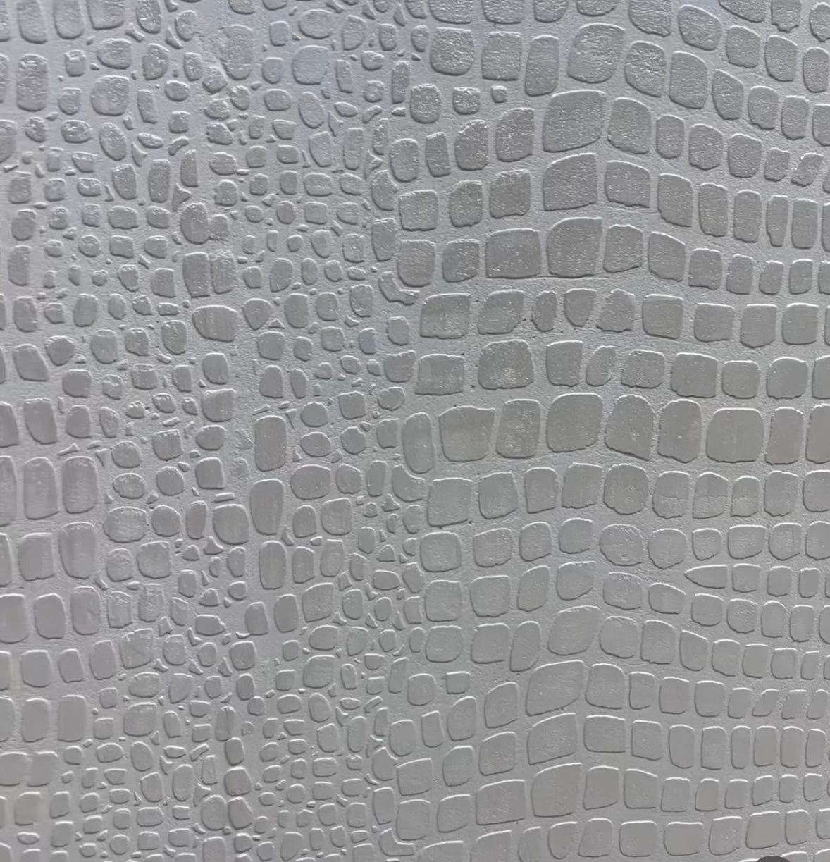 Create a luxurious design with the DFA Stencil Crocodile Skin 0.3-1mm (P00036)