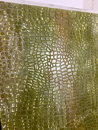 Create a luxurious design with the DFA Stencil Crocodile Skin 0.3-1mm (P00036)