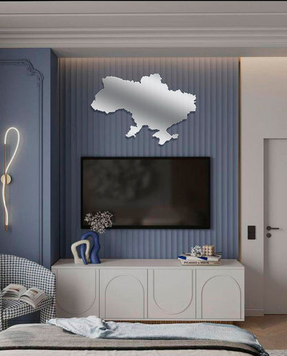 Ukraine in the palm of your hand: DFA mirror map to feel home every day (YA00043)