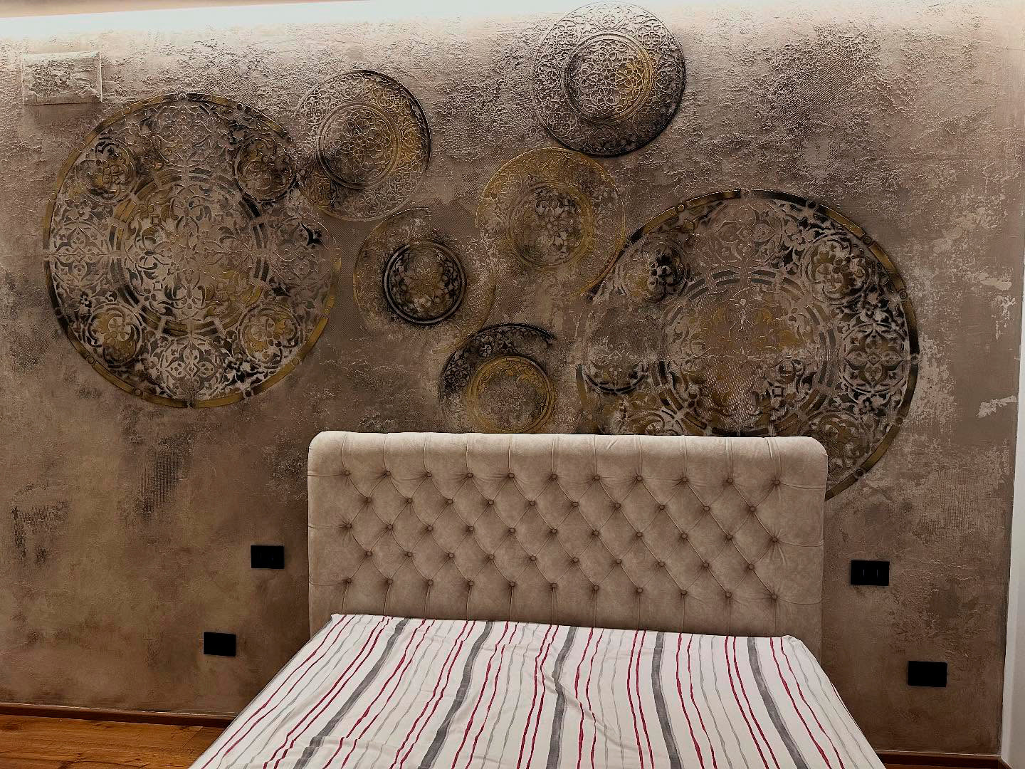 Set of 2 DFA Stencils Round Patterns: Easy Wall and Furniture Updates 0.3-1 mm (N00144)