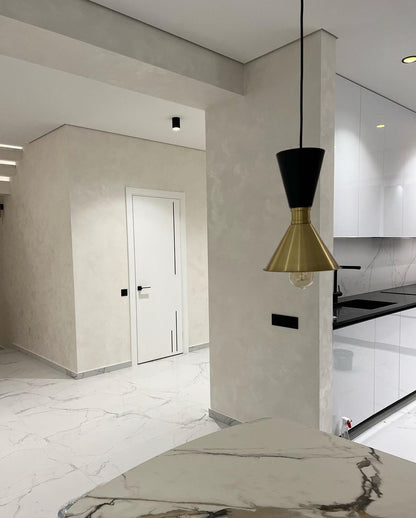 Decorative pearlescent coating
