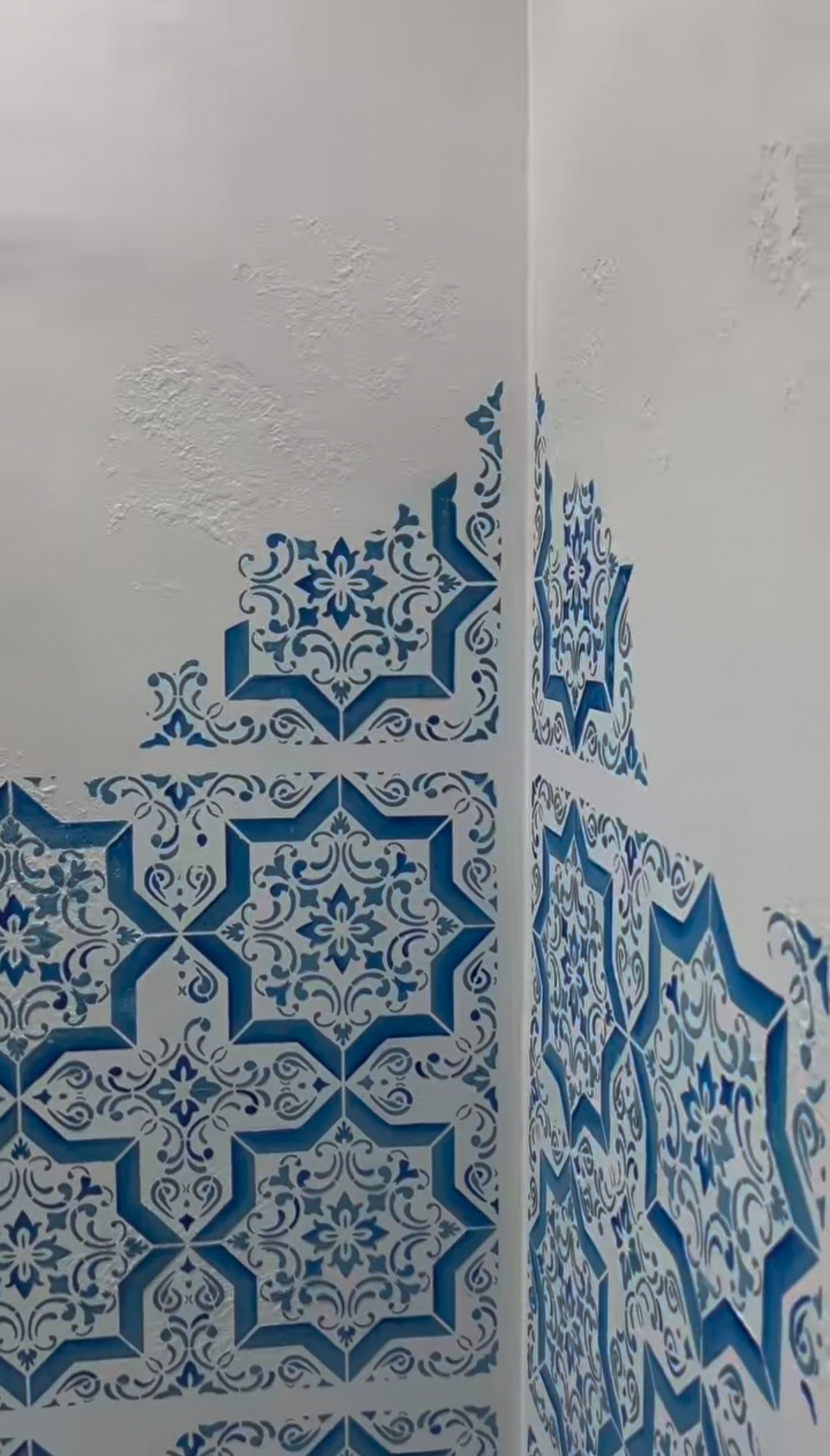 Geometric ornament on the walls - stencil DFA Square pattern 0.3-1 mm (K00118)