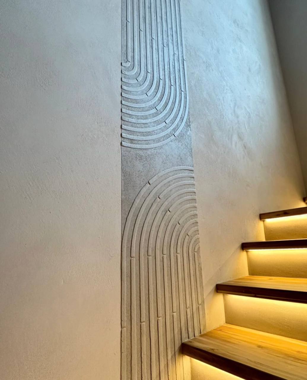 Master class: Thin-layer decorations in the stencil technique (Experience of working with stencils and arakal)